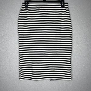 Abercrombie & Fitch Black & White stripped skirt